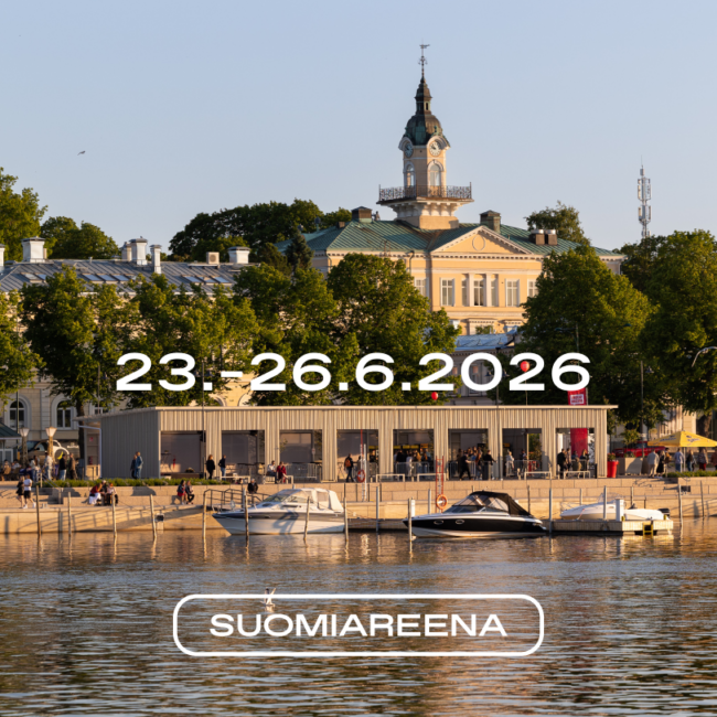 Waterfront crowd, boats, and a clock‑tower building; text “23.–26.6.2026” and “SuomiAreena.”